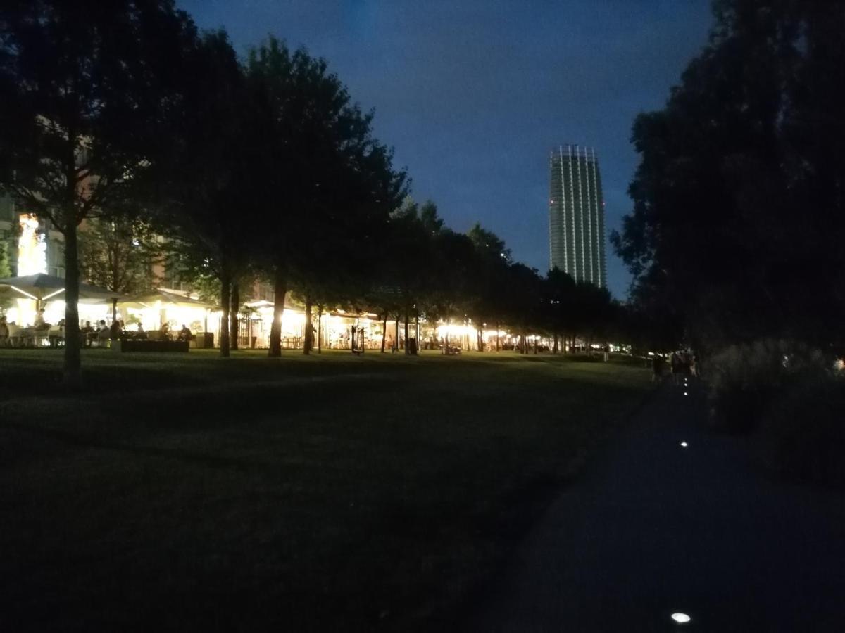 Danube Riverside Apartment With Quite Workplace ブラチスラヴァ エクステリア 写真
